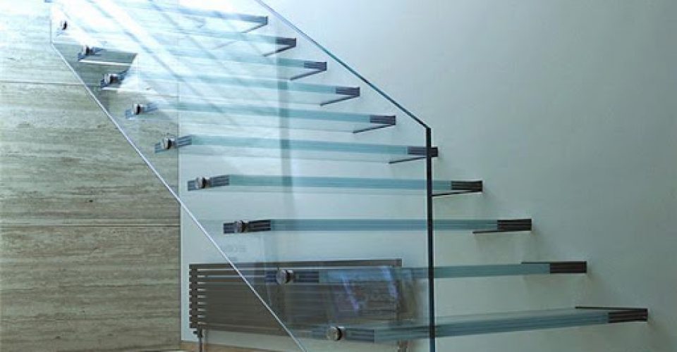 پله پیش ساخته : مزیت استفاده از پله پیش ساخته شیشه ای